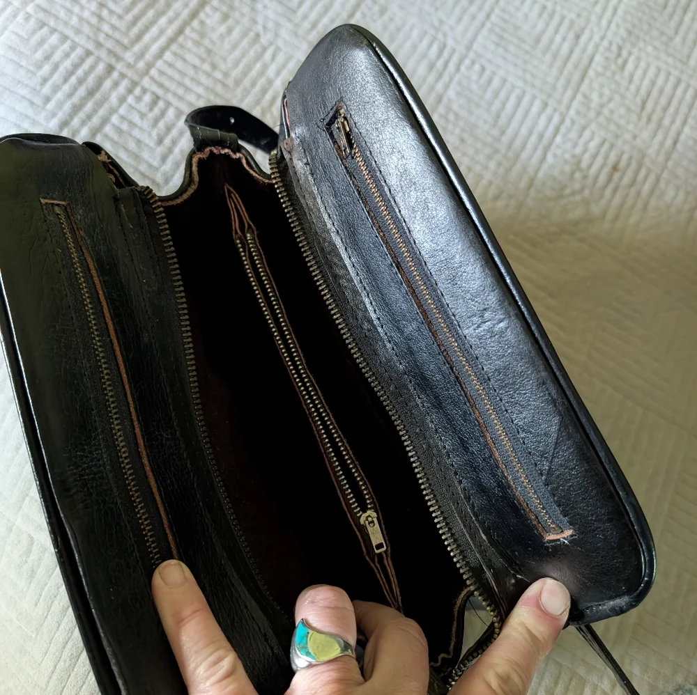 Hand Tooled Elegant Black Embossed Leather Purse